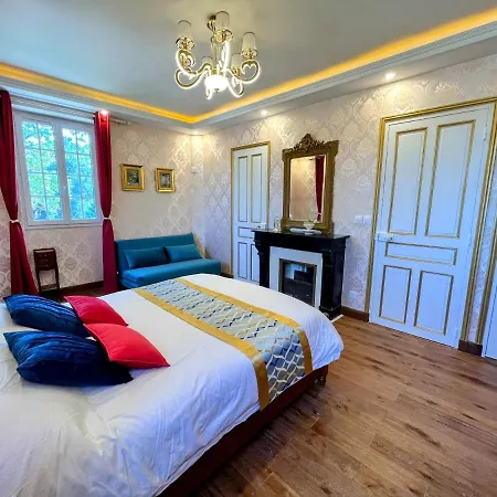 Chateau De Moliens