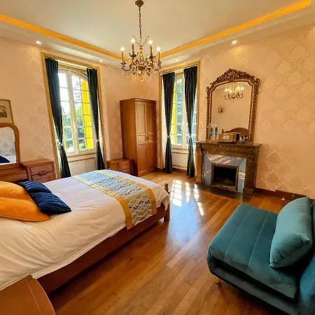 Chateau De Bed & Breakfast *