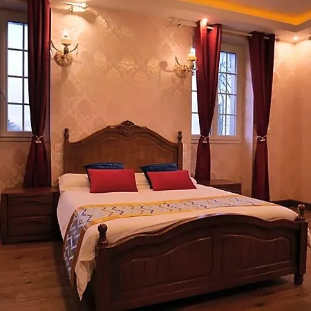 Chateau De 3* Moliens