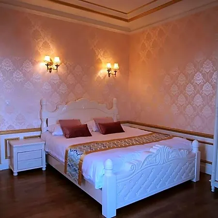 B&B Chateau De 3*