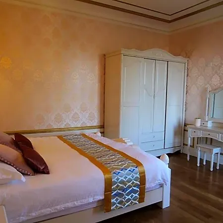 Chateau De 3* Moliens