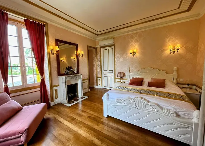 Chateau De Couette-café Moliens